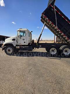 2006 Mack CV713 Granite