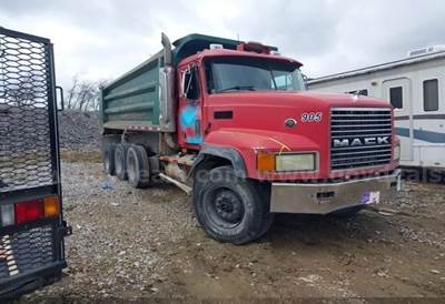 2001 Mack CV713/CV700 8x4 Tri/A Dump Truck