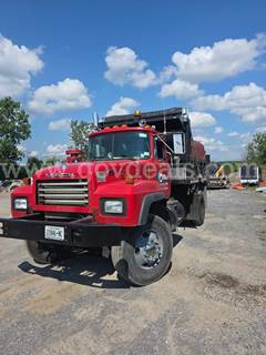 2002 Mack RD690P Dump Truck