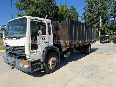 1992 Volvo FE Cabover Flatbed Truck w/ High-Side Landscape Debris Body