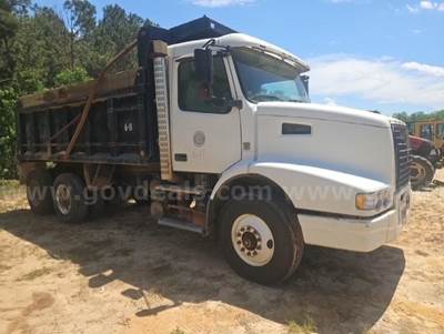 2009 Volvo Dump Truck