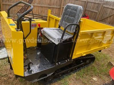 Crawler dumper with seat max load 3300 lbs NEW