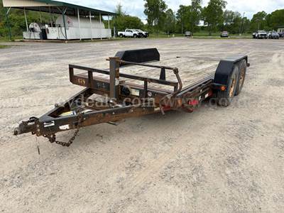 2015 PJ Trailers 16 Ft T/A  Equipment Trailer