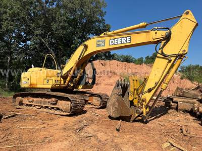 2004 John Deere 200C LC Hydraulic Excavator