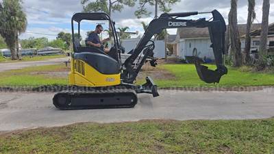 2012 john deere 35D excavator