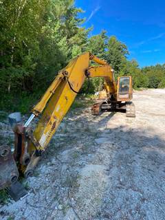 1985 John Deere 790 Hydraulic Excavator