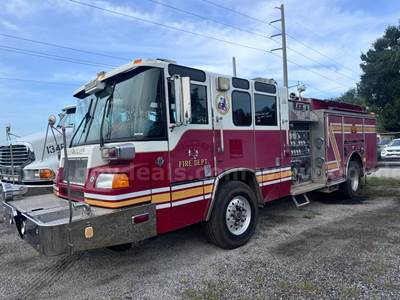 2005 Pierce Quantum fire truck