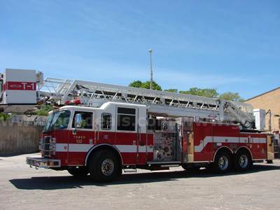 2003 Pierce Tilt Cab Fire Truck