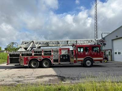 2007 SMEAL Fire Truck