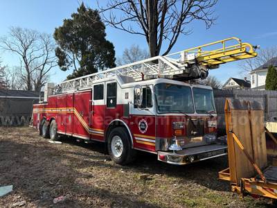 1995 Seagrave ladder Fire Truck