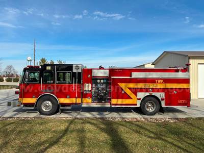 2005 Sutphen Monarch Fire Truck