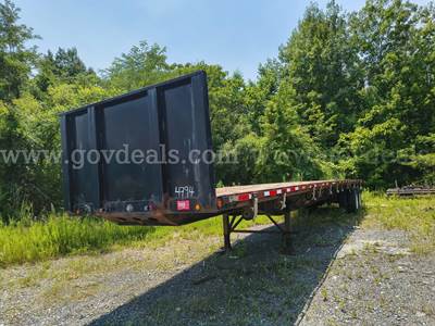 2003 Clark T/A Flatbed Trailer