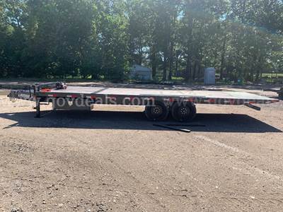 2025 LAMAR DECKOVER TRAILER WITH HYDRAULIC LIFT ***LIKE NEW***