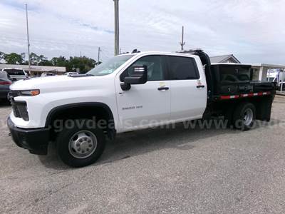 2024 Chevrolet Silverado 3500 Crew Cab 4x4 Flatbed Diesel