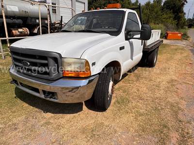 2000 Ford F-350 SD DRW Single Cab Flatbed Pickup