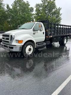 2011 FORD F-650 STAKE BODY TRUCK