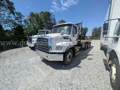 2014 Freightliner 114SD Tri/A Flatbed Truck