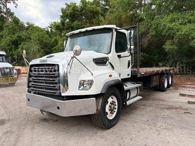 2014 Freightliner 114SD T/A Flatbed Truck