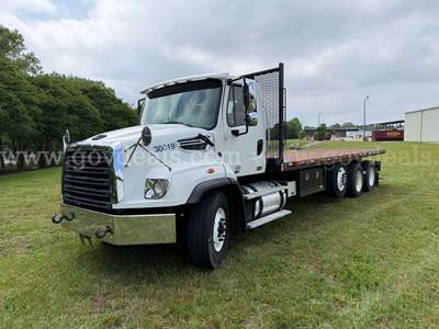 2014 Freightliner 114SD Tri/A Flatbed Truck