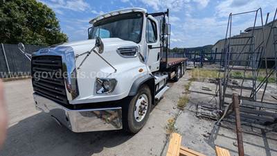 2014 Freightliner 114SD Tri/A Flatbed Truck