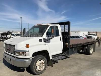 2009 GMC C5500 4x2 Flatbed w/Lift NO CDL