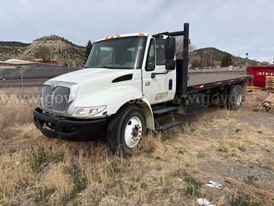 2006 International 4300 SBA 4x2 S/A Flatbed Truck *Inoperable*