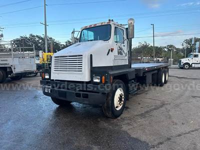 1992 International 4900 T/A Flatbed Truck