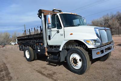 2006 International 7400 Flatbed Truck