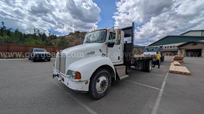 2006 Kenworth T300 Flatbed Truck