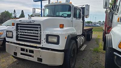 2000 Mack RD688S T/A Flatbed Truck