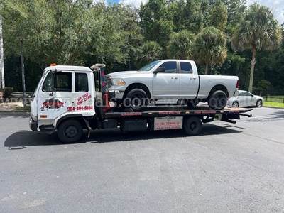 2005 Nissan UD2000