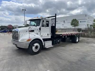 2018 Peterbilt 337 S/A Flatbed Truck