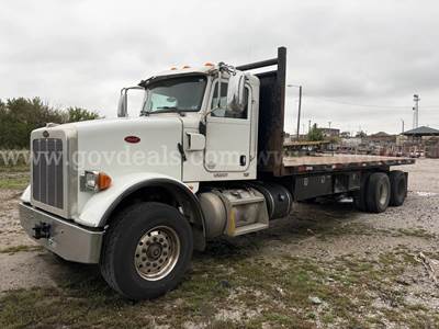 2014 Peterbilt 365 T/A Flatbed Truck -Inoperable