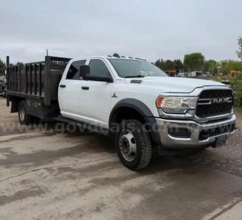 2019 RAM 5500 6.7 4x4 with Lift gate