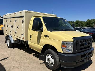 2021 Ford E-450 Cutaway DRW Refrigerated Box Truck – Schwan’s Delivery Truck
