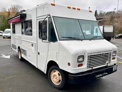 Food Truck: 2011 Ford / Aeromaster Walk-In Van