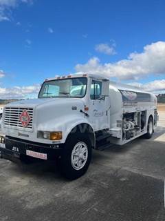2000 International 4700 Refueler Truck