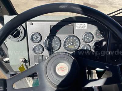 2008 Crane Carrier Co. Low Entry