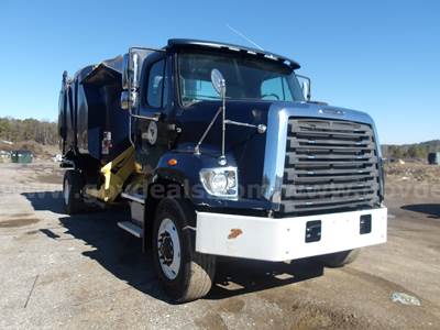 2015 Freightliner 108SD Garbage Truck