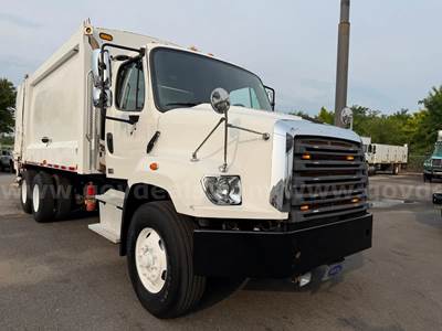 2018 FREIGHTLINER 114SD REAR LOADER GARBAGE TRUCK