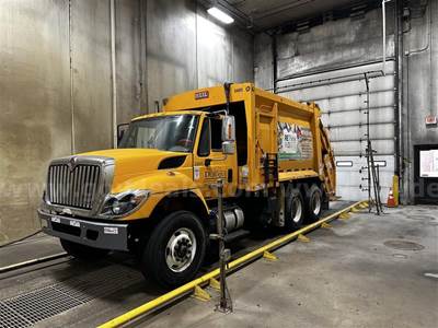 2016 International 7500 Heil Rear Loading Garbage Truck