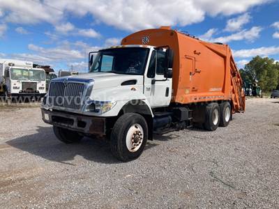 2006 International WorkStar 7400 T/A Rear Loader Garbage Truck