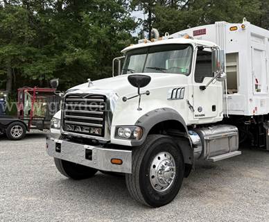 2015 Mack GU713 CAB-BEHIND-ENGINE, 10.8L L6 DIESEL, GARBAGE TRUCK