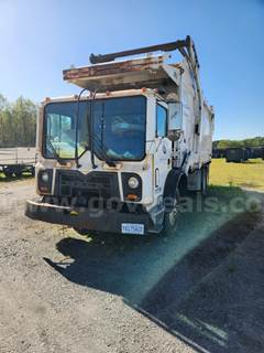 2010 Mack MRU600