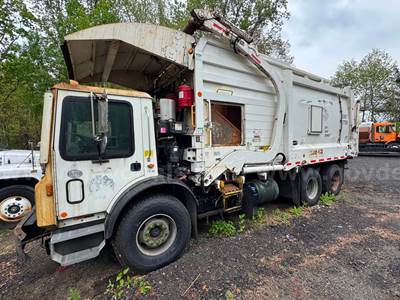 2018 Mack MRU600 Front Loader