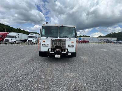 2011 PETERBILT 320