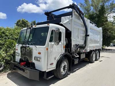 2008 Peterbilt 320 Pak-Mor Limited Front Loader Garbage Truck 40 Yards