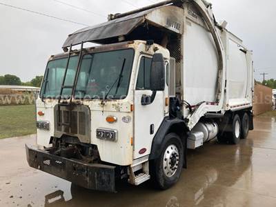2017 Peterbilt 320 T/A Garbage Truck