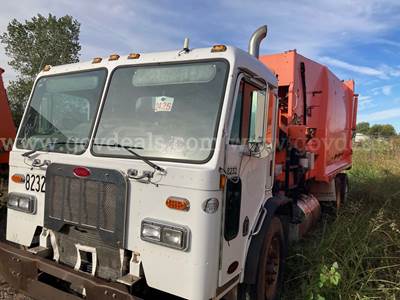 2013 Peterbilt 320 T/A Side Loader Garbage Truck-Inoperable