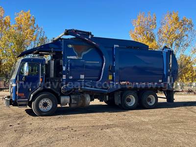 2021 Peterbilt 520 w/ New Way 40yd Front Load Garbage Truck